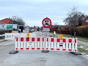 Vred over afspærring: Bilist påkørte bevidst arbejdsmand