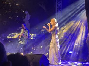 Η κουλτούρα των live και το παράδειγμα της Ρένας Μόρφη