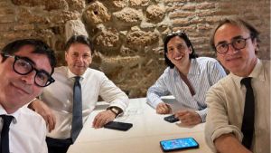Pranzo all’Osteria del “campo largo”, dove mangia Calderoli e si tifa Renzi
