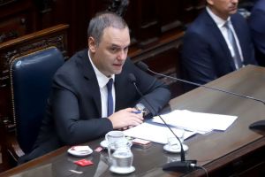 Opposition, government allies issue ultimatum to Manuel Adorni in Senate