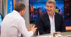 El falso relato del “niño de aldea” que Feijóo usó ante Pablo Motos para justificar que no sabe inglés