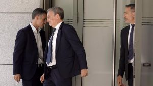 Audio | Zapatero defiende el trabajo de sus hijas
