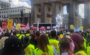 Gesundheitsreform: ver.di demonstriert mit Unternehmensverband