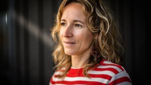Aaltje schreef over haar reformatorische jeugd. ‘De kerk probeerde mij bij God weg te houden, dat is niet gelukt’