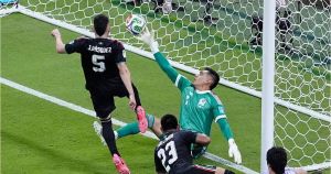 El momento “¿Y si sí?” de la Selección: El monumental doble atajadón de Tala Rangel