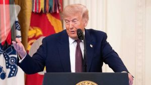Trump accusa prima Zelensky ora Netanyahu per le loro guerre esistenziali