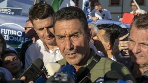Vannacci, “Il cavaliere inesistente” e “Il buon soldato Švejk”