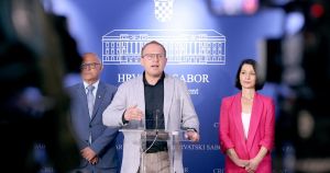 Paradoks moderne demokracije ili: biste li oduzeli državljanstvo onima koji otvoreno mrze Hrvatsku?