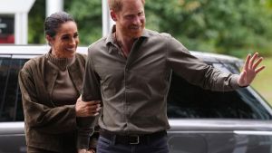 Berichte: Prinz Harry reist mit Familie nach Großbritannien