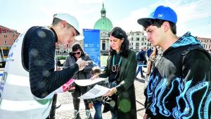 Gli albergatori di Venezia: «Sì al ticket d’ingresso fino a 50 euro»