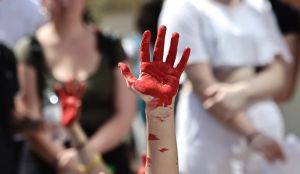 Γυναικοκτονία: Η λέξη που δείχνει το μοτίβο πίσω από το έγκλημα