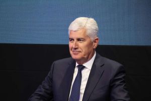 Kakav je učenik i student bio Dragan Čović? Jedva imao dvojku iz matematike, nema potvrde da je magistrirao?!