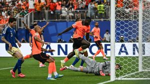 I Paesi Bassi asfaltano la Svezia 5-1: il calcio totale di Koeman brilla a Houston