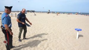 Ventenne padovana violentata in spiaggia a Sottomarina: i carabinieri cercano un giovane