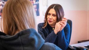 Carmen Sisti (centro San Patrignano) e dipendenze digitali dei giovani: “L’uso smodato di cellulari e quei vuoti da colmare”