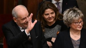 Mađarski predsednik koga je imenovao Orban obećava da će se odupreti pokušaju Mađara da ga smeni