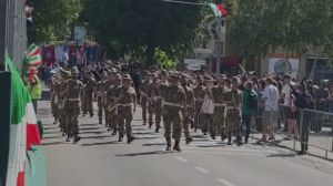 Raduno triveneto degli alpini a Gemona, la Julia apre la sfilata
