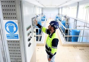 Puente sobre aguas turbulentas