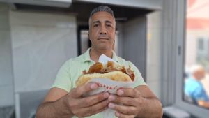 Imbiss am Bodensee feiert 25. Geburtstag – und verkauft an einem Tag Döner für 99 Cent