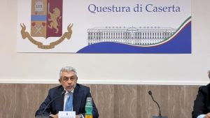 Caserta, la Banda musicale della Polizia di Stato si esibisce davanti alla Reggia