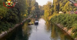 Auto pun mladih sletio u kanal: Poginulo troje 17-godišnjaka, vozač bio pijan
