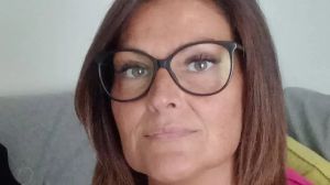 Parrucchiera si spegne a 53 anni per un tumore