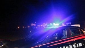 Con la pistola in mano nel parcheggio, investito e ucciso a Zibido