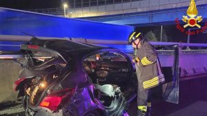 Schianto in A1 a Reggio Emilia, due feriti gravi
