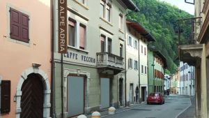 Un ingegnere aerospaziale Usa rilancia Pontebba: rinasce l’ex Albergo Caffè Vecchio con spa e birrificio