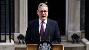 Kir Starmer podneo ostavku na mesto premijera Velike Britanije