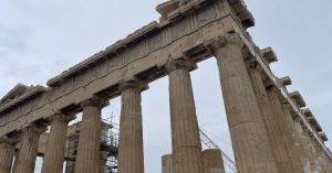 Rain at the Acropolis: When Imperfection Makes Stronger Memories