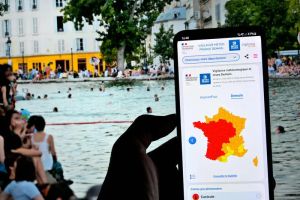 Canicule : deux enfants retrouvés morts dans une voiture, 13 personnes noyées