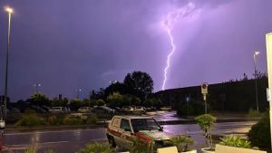 Maltempo nel Veneziano: fulmini e blackout a Caorle, danni nel Sandonatese