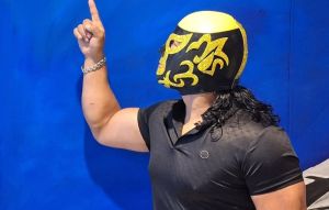 Luchador Pierroth Jr. se desploma en plena función, ¿cuál es su estado de salud?