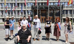 SDS: »Levica v opoziciji vlada preko referendumov in ustavnega sodišča«; Slapšakova: »Vlada želi zmanjšati človekove pravice«