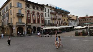Pavia, alberi anche in piazza della Vittoria
