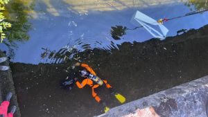 Un tesoro sommerso nel Cormor: i sub recuperano una cassaforte con orologi e gioielli