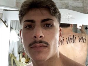 Chi era Lorenzo Spasiano, il 21enne ucciso a Napoli: un lavoro da operaio e la passione per i tatuaggi