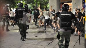 Izveštaj o ljudskim pravima mladih u Srbiji: Godina protesta i represije policije