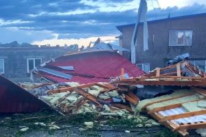 «Столб от облака до земли»: жители Кушвы рассказали про разрушительный смерч