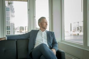 Nye tal giver mere end bekymrede rynker hos Jakob Brandt: Så meget koster bureaukratiet danske SMVere