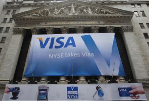 Visa Shares Advance as Payments Leader Highlights AI Innovations and Steady Global Transaction Growth