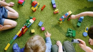 Livorno, scatta la chiusura anticipata delle scuole per il caldo: gli orari e i dettagli