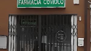 Rapina a Coviolo, farmacista minacciata con pistola e coltello: in 4 fuggono col bottino
