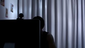 Hele netwerken van mannen delen naaktfoto's van hun vrouwen zonder dat die er iets van weten
