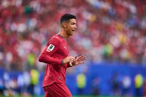 Cristiano Ronaldo estalla contra reportero por incómoda pregunta sobre Messi