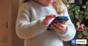 Criar en tiempos de pantallas: aprender a soltar el celular y educar con el ejemplo