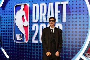 ¡Orgullo azteca! Karim López es el primer mexicano en salir en la primera ronda del NBA Draft