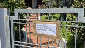 Giallo ad Abano, l’ipotesi del tentato omicidio: caos in casa ma senza scasso