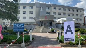 Donna muore dopo l’intervento: indagati medico e infermieri